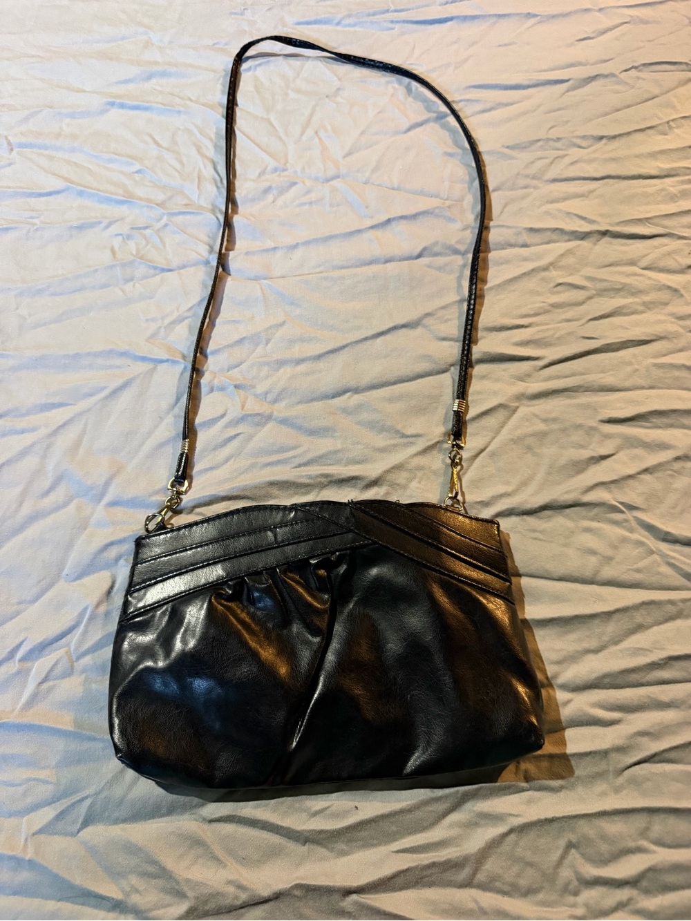 Black Leather Shoulder Bag with Pleated Detail vintage